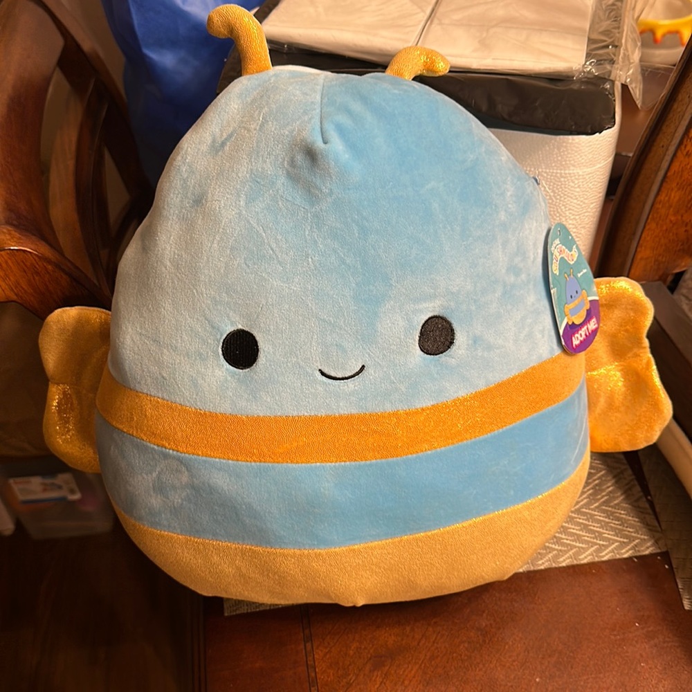 Queen Bee Adopt Me 14” Squishmallow new